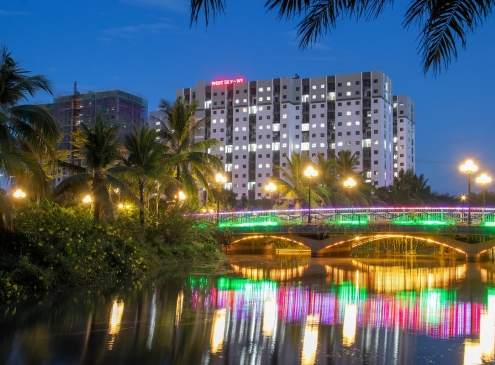 ĐÊM WEST SKY – KHI NHỮNG Ô CỬA SỔ THẮP SÁNG MỘT CỘNG ĐỒNG HẠNH PHÚC 